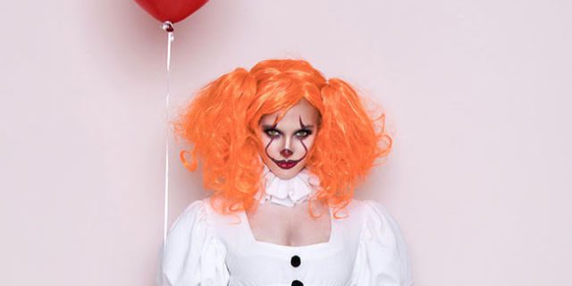 landscape-1507803049-sexy-pennywise-costume